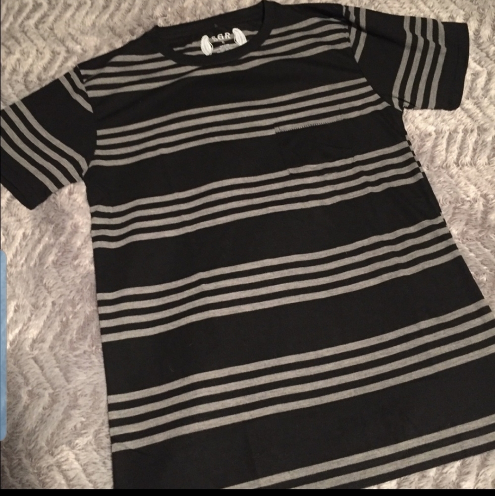 SGR Mens small black and grey t shirt 🌴